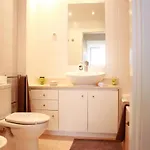 Guestready - Cosy Flat By Botanical Garden * Lissabon