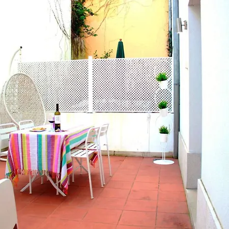 Joivy Modern 1-bed With Terrace, Moments From Sao Bento Palace * Lisbon