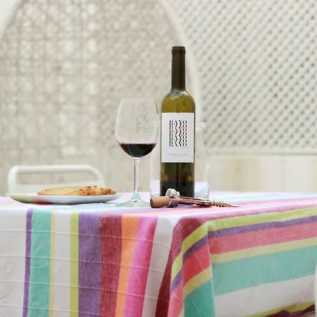 Apartment Joivy Modern 1-bed With Terrace, Moments From Sao Bento Palace *